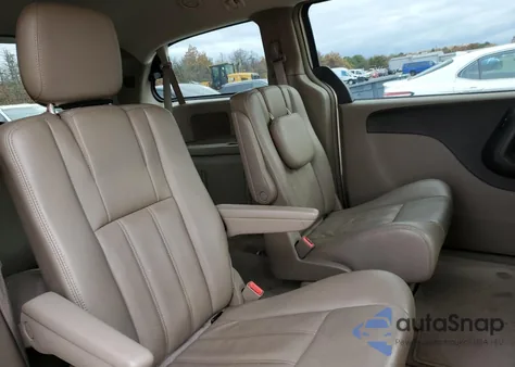 2013 Chrysler Town & Country Touring z USA, uszkodzony, nr VIN 2C4RC1BGXDR681536